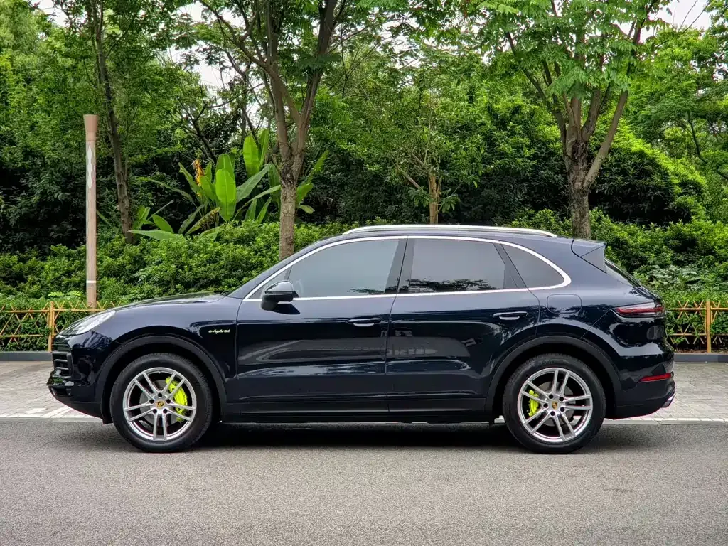 Porsche Cayenne Hybrid — фото 7