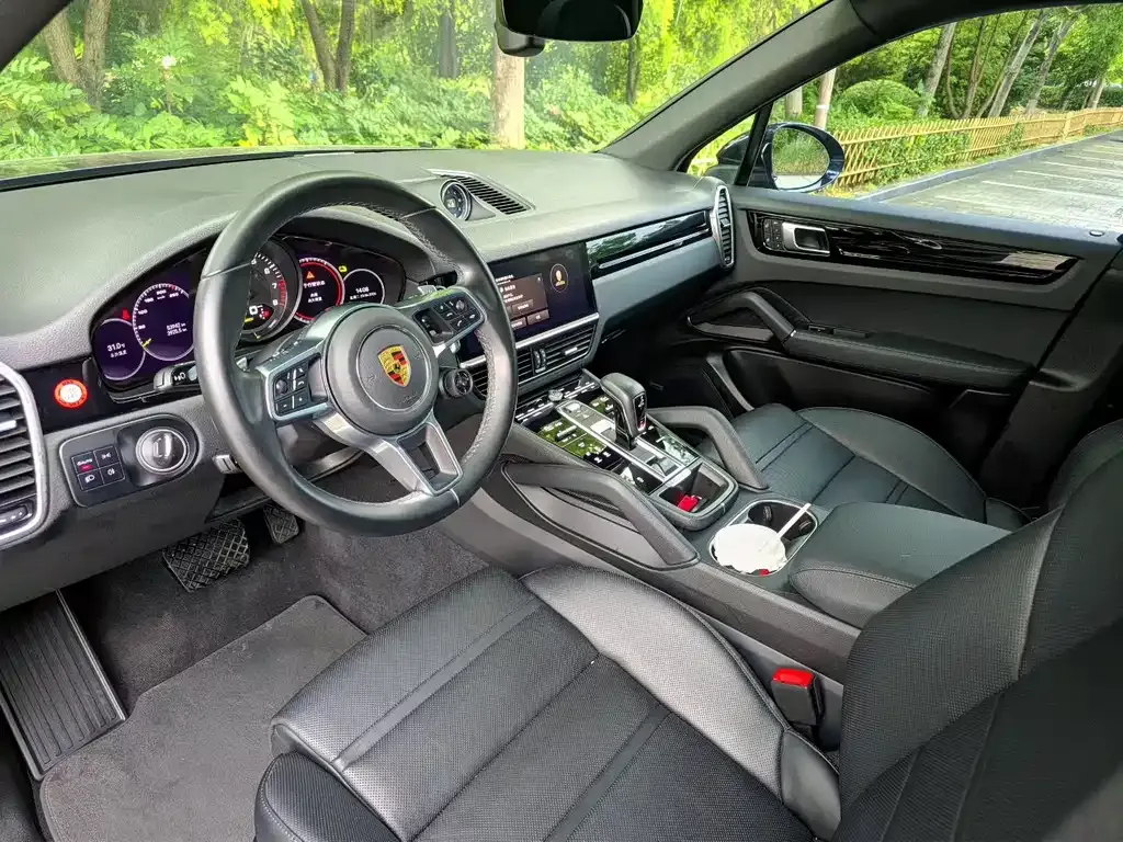 Porsche Cayenne Hybrid — фото 10