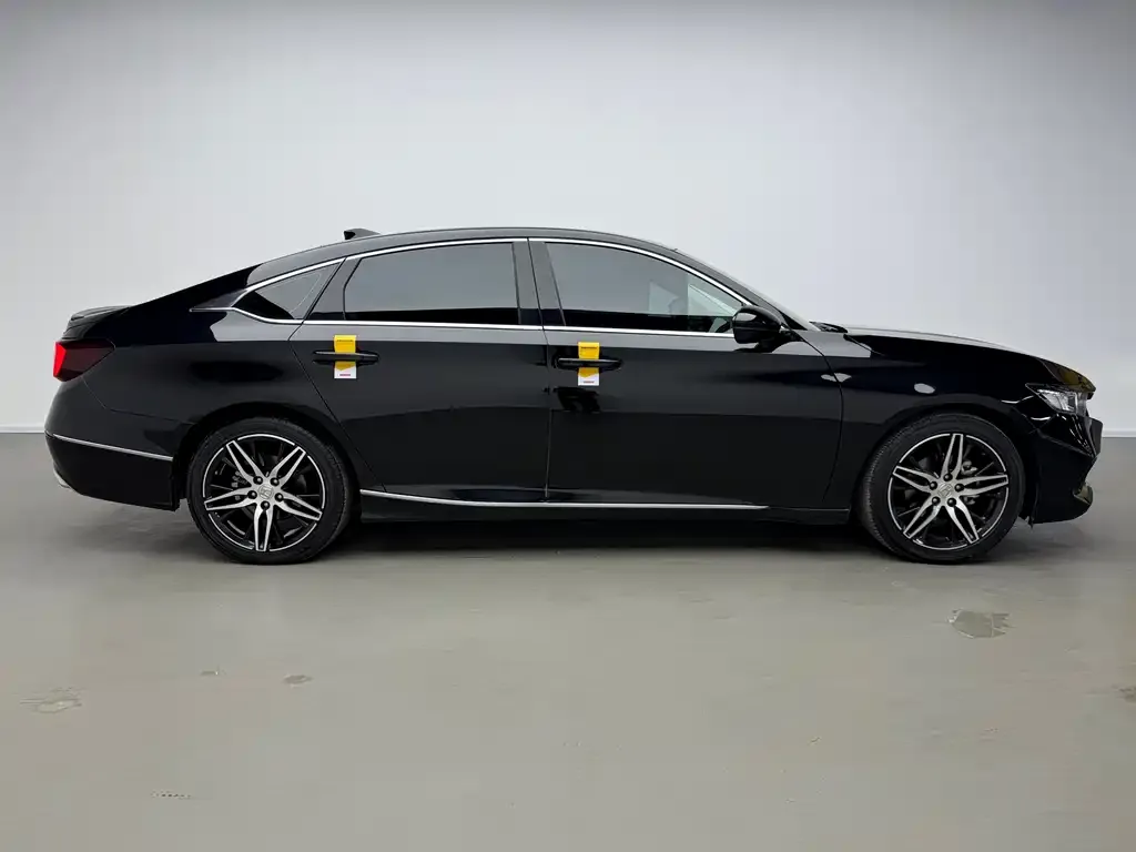 Honda Accord — фото 8