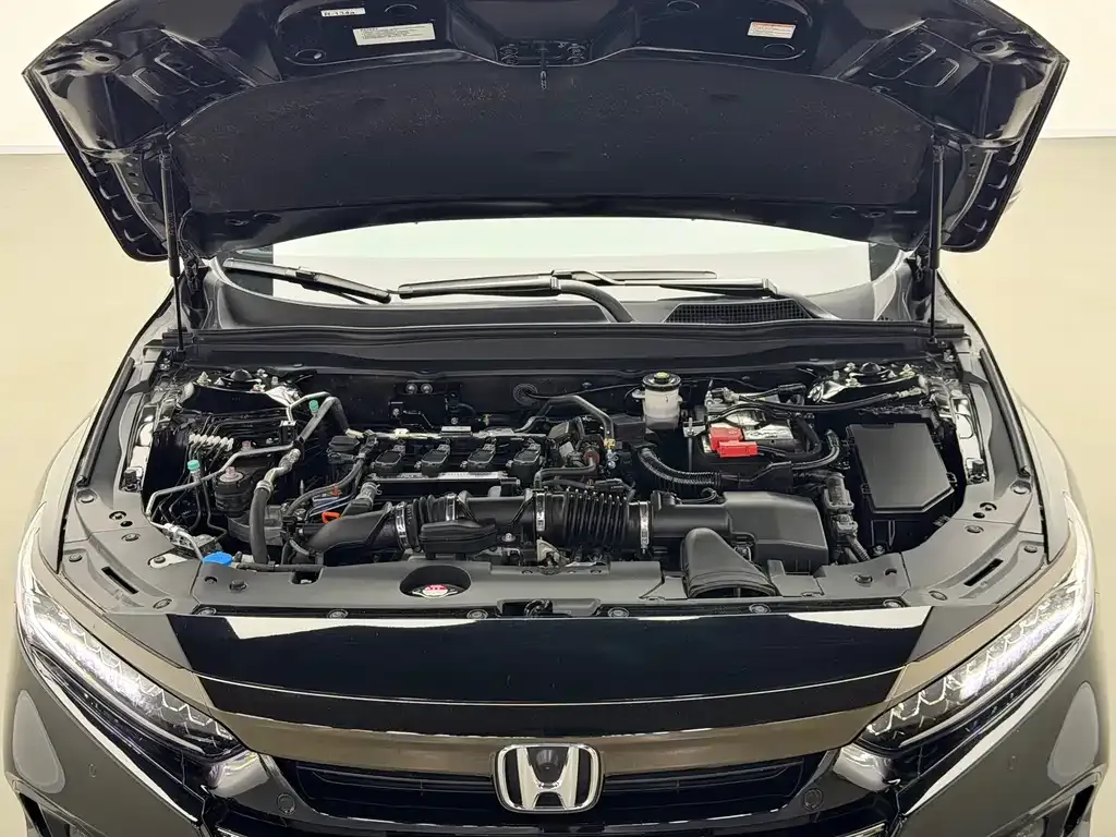 Honda Accord — фото 10