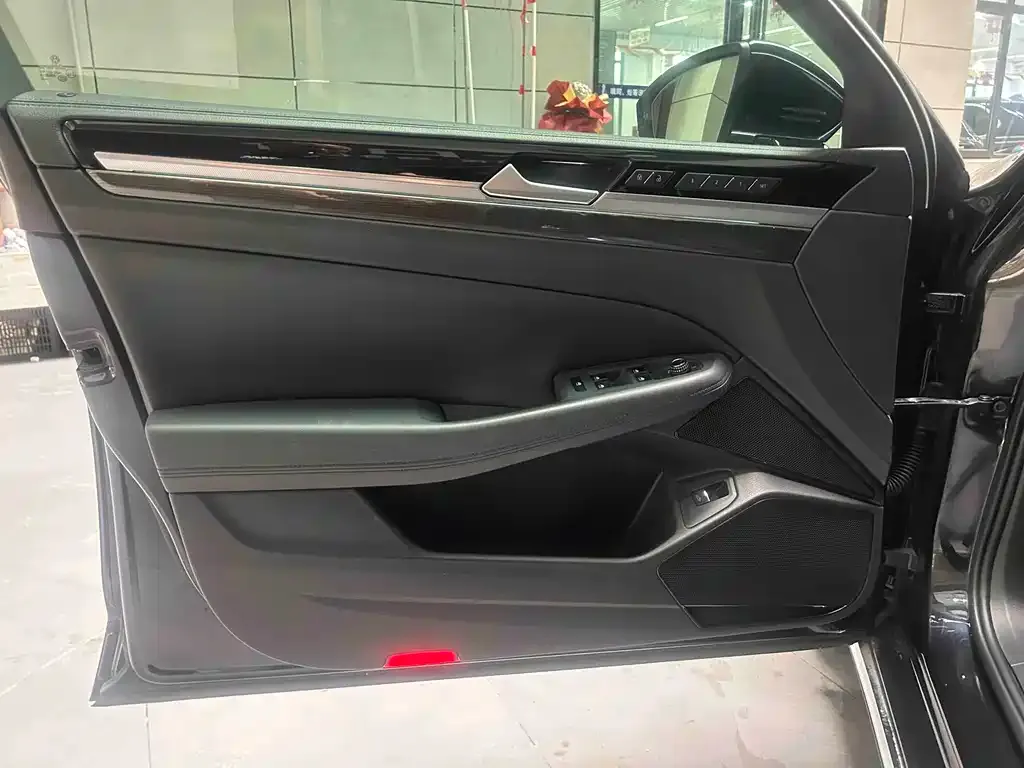 Volkswagen Phideon — фото 4