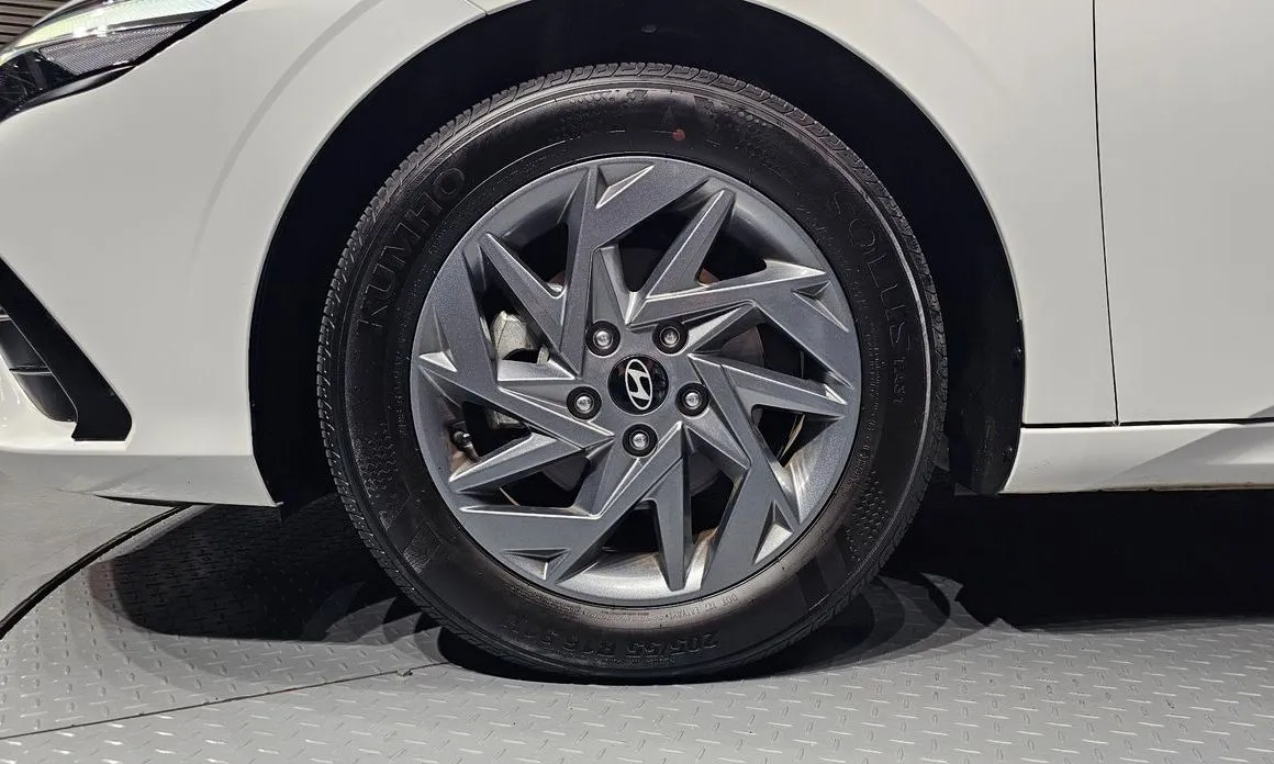 Hyundai AVANTE — фото 2