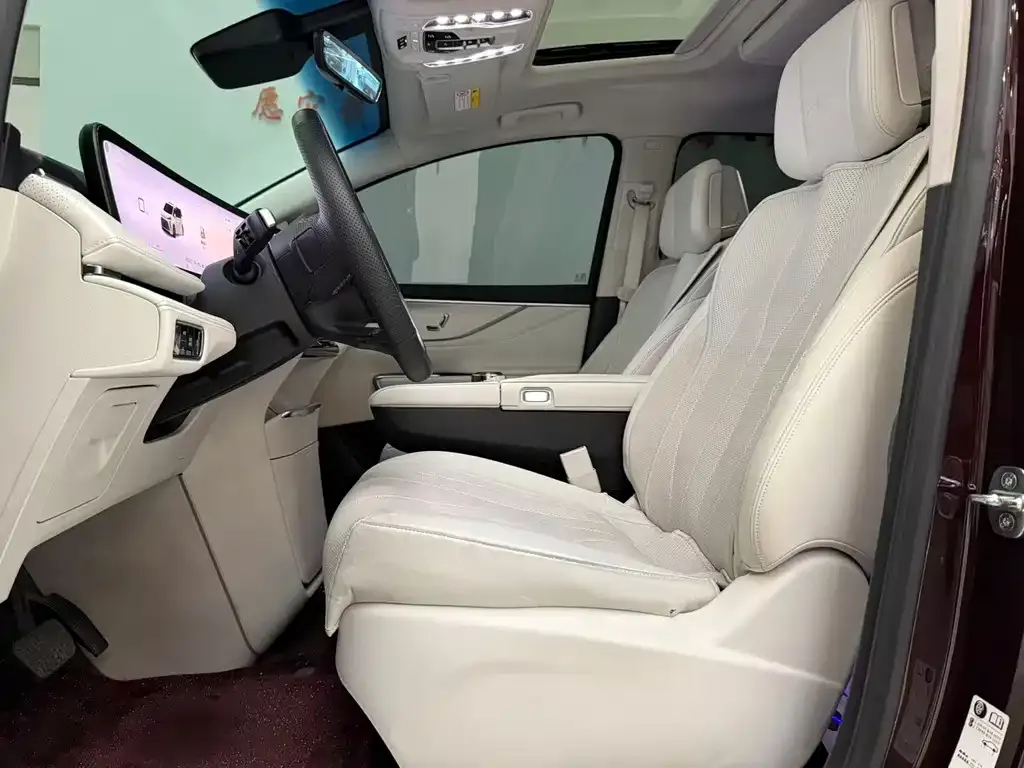 Buick GL8 Hybrid — фото 6