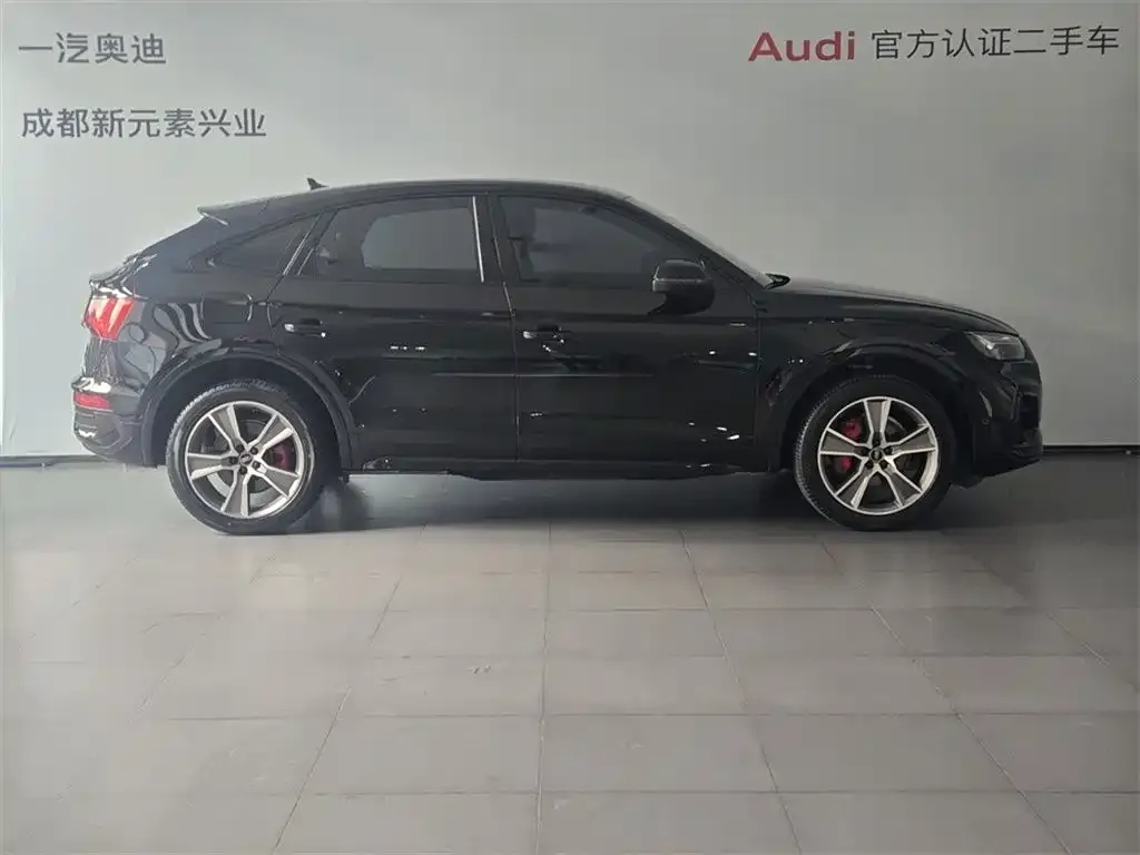 Audi Q5L Sportback — фото 4