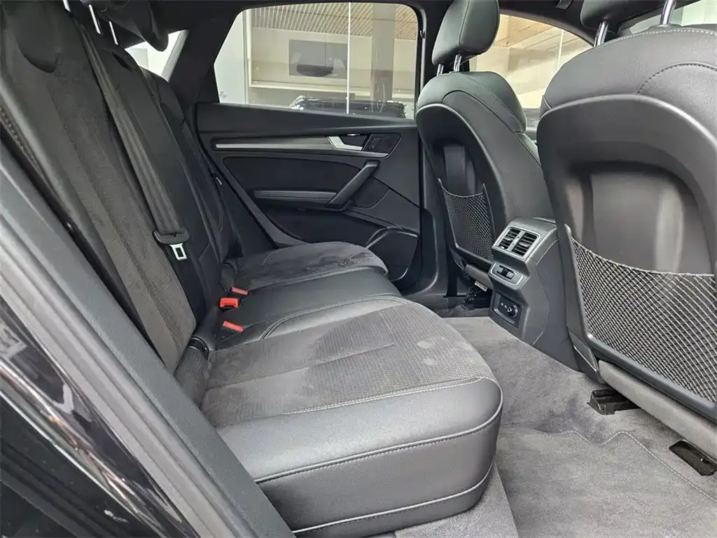 Audi Q5L Sportback — фото 7