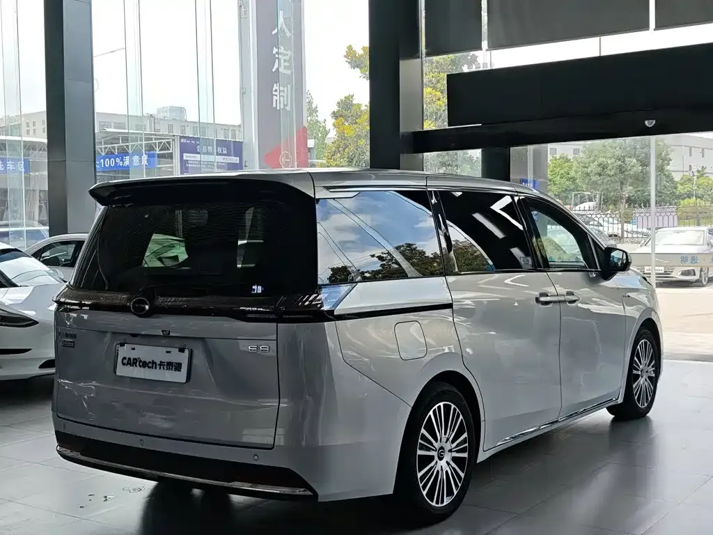 GAC Motor 传祺E8 PHEV — фото 8