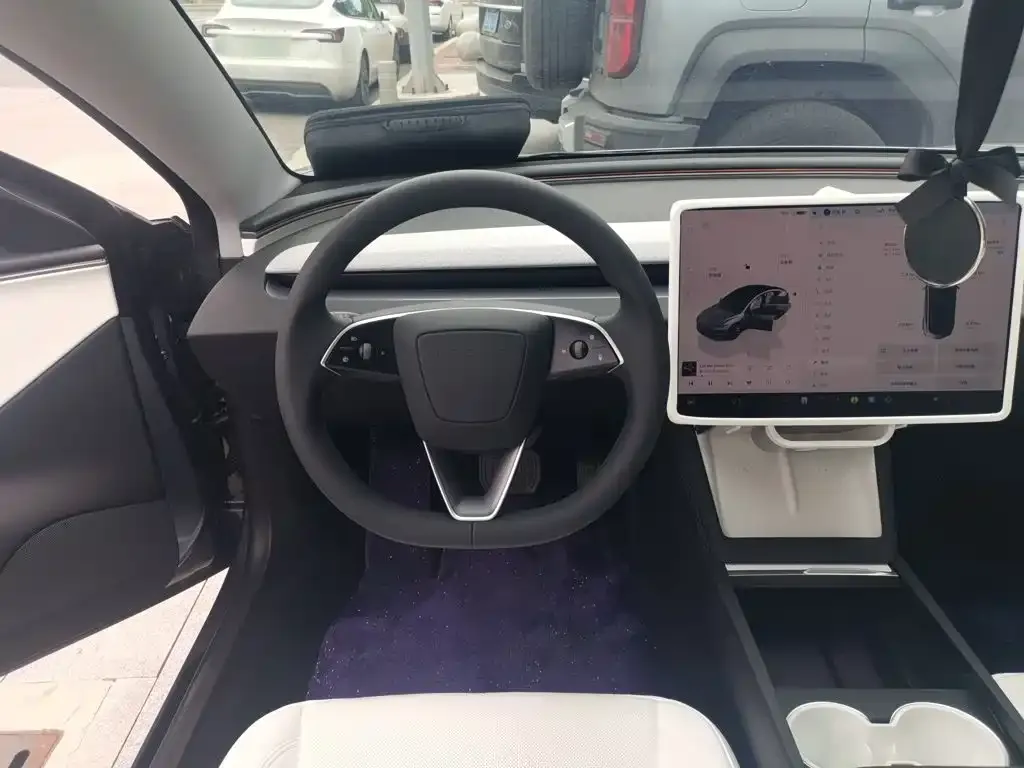 Tesla Model 3 — фото 8