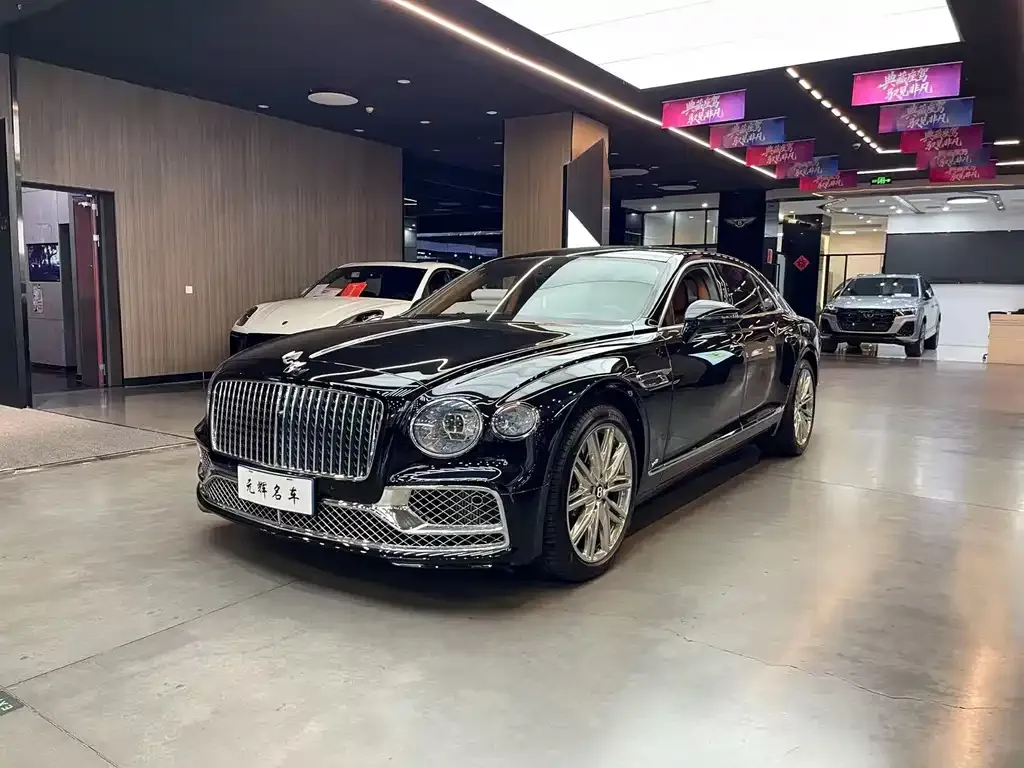 Bentley Flying Spur — фото 1