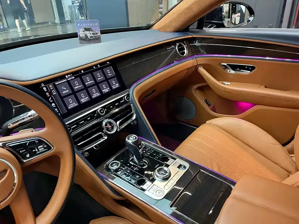 Bentley Flying Spur — фото 9