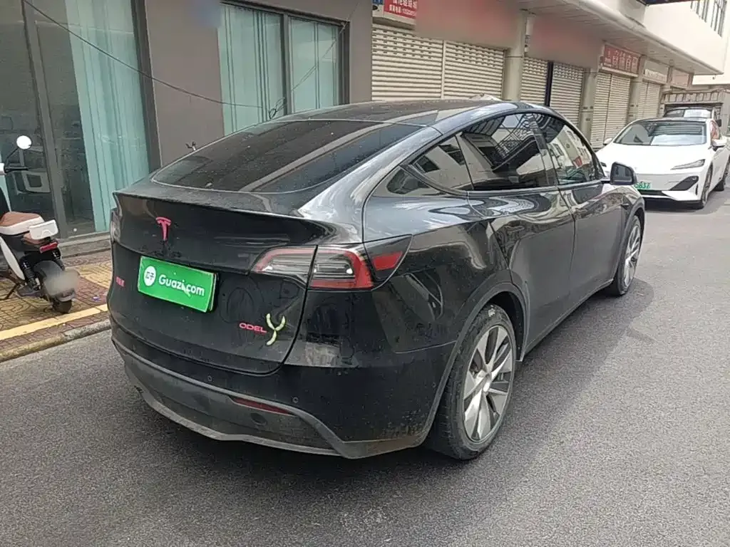 Tesla Model Y — фото 5