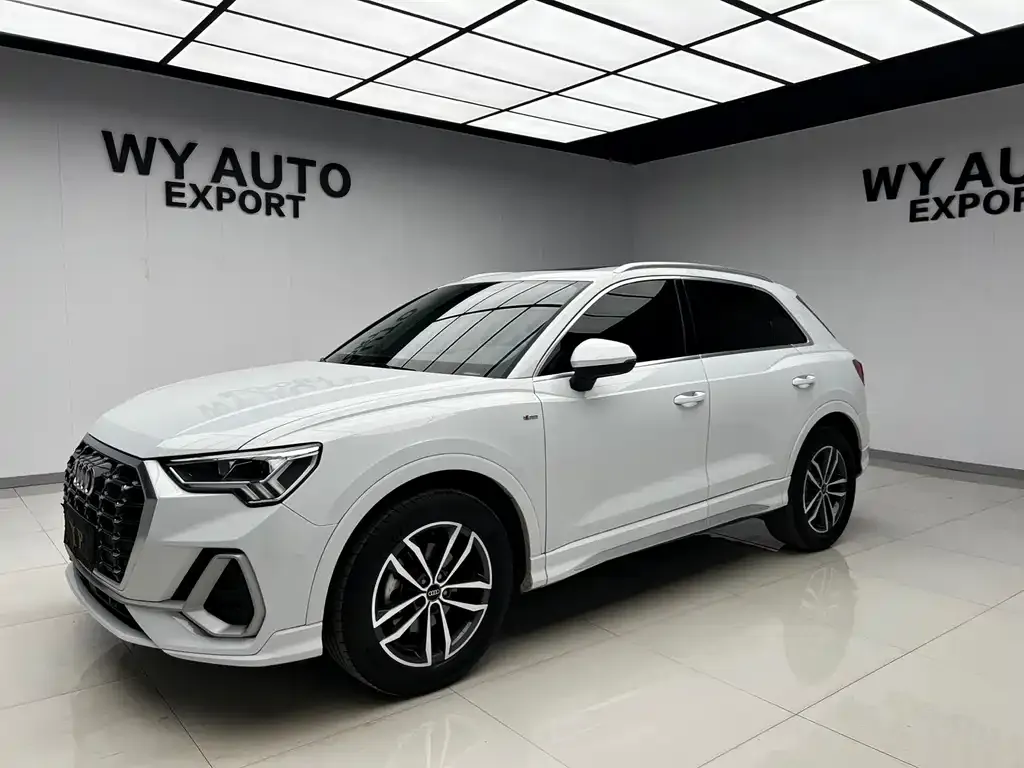 Audi Q3 — фото 1