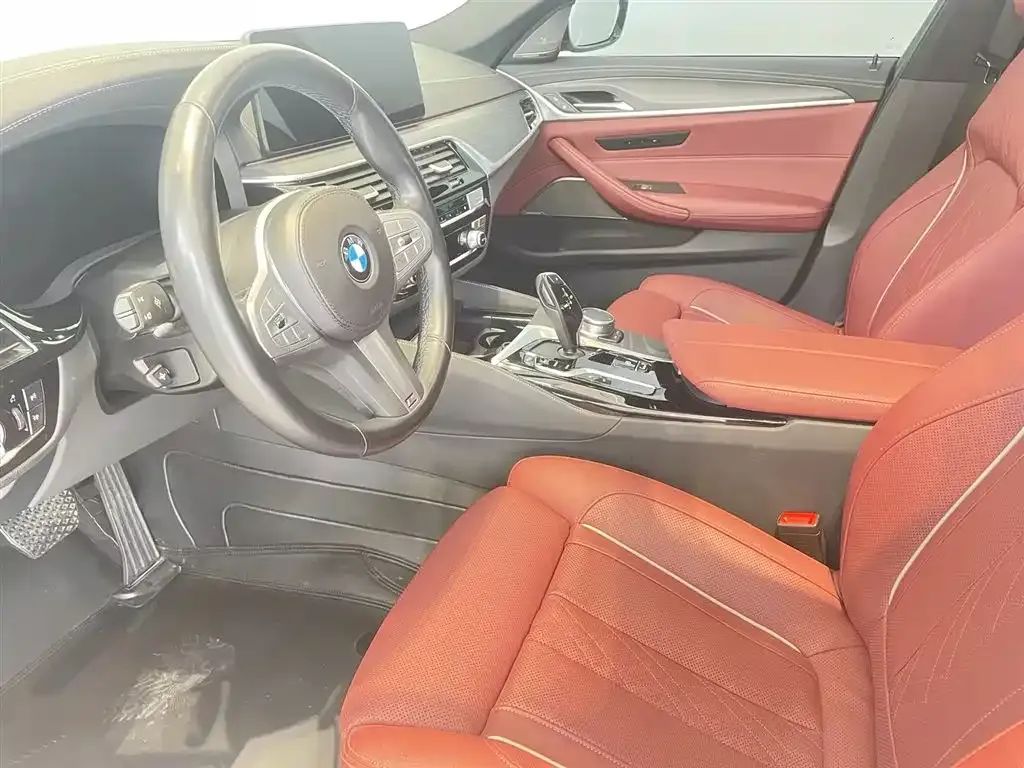 BMW 5 Series — фото 10