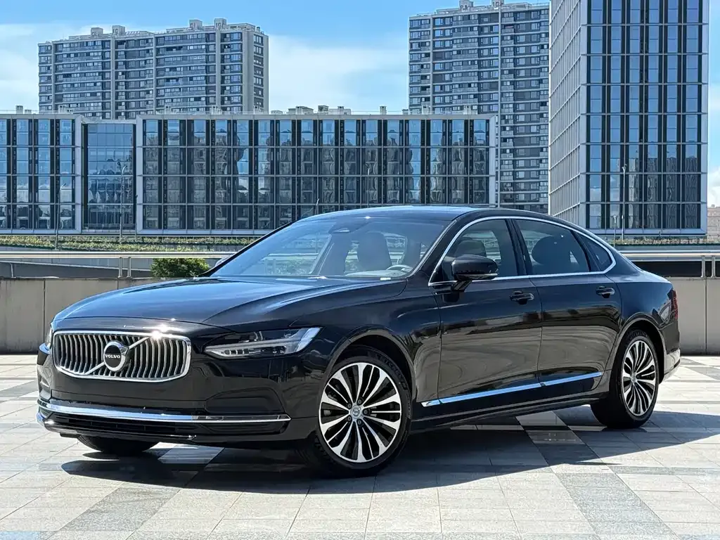 Volvo S90 — фото 1