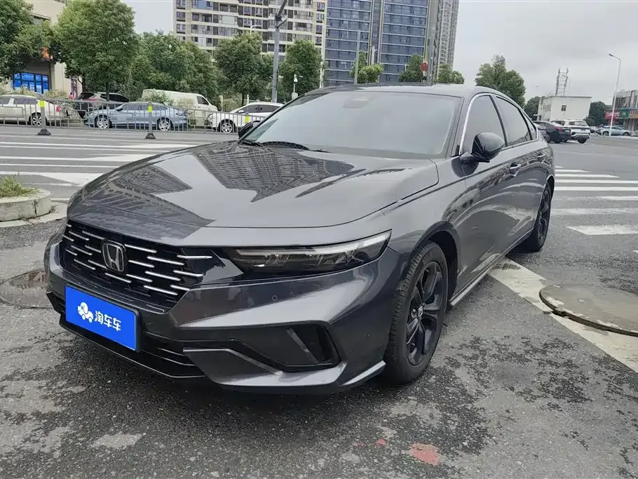 Honda Accord — фото 1