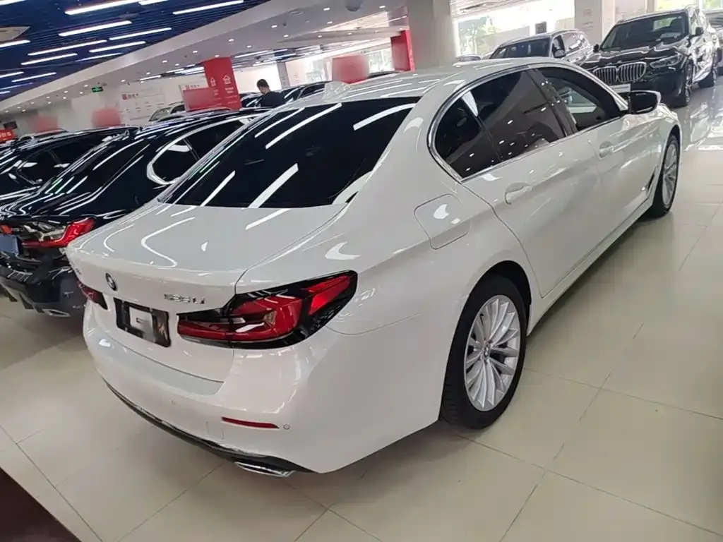 BMW 5 Series — фото 10