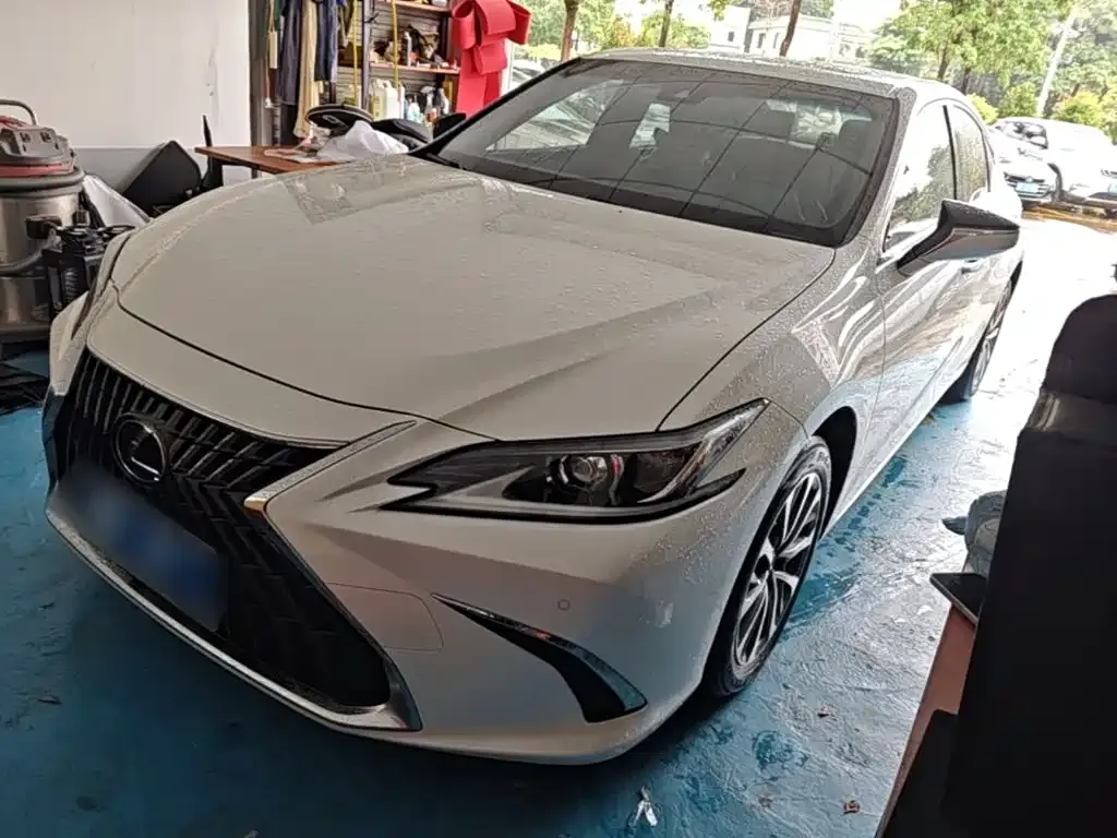 Lexus ES — фото 10