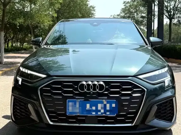 Audi A3 — фото 1
