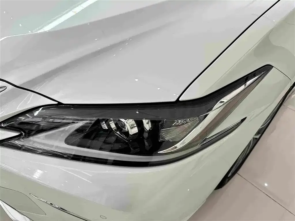 Lexus ES — фото 2