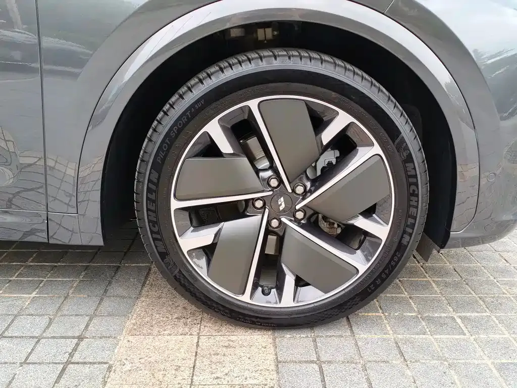 Li Auto L7 — фото 9