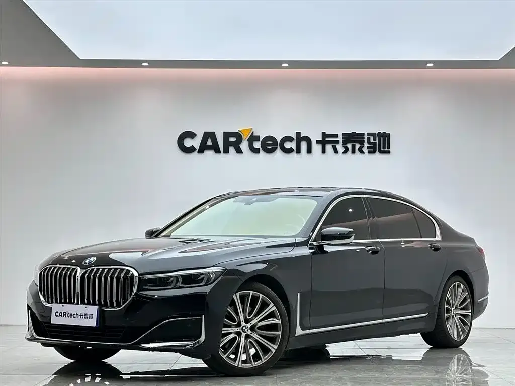 BMW 7 Series — фото 1