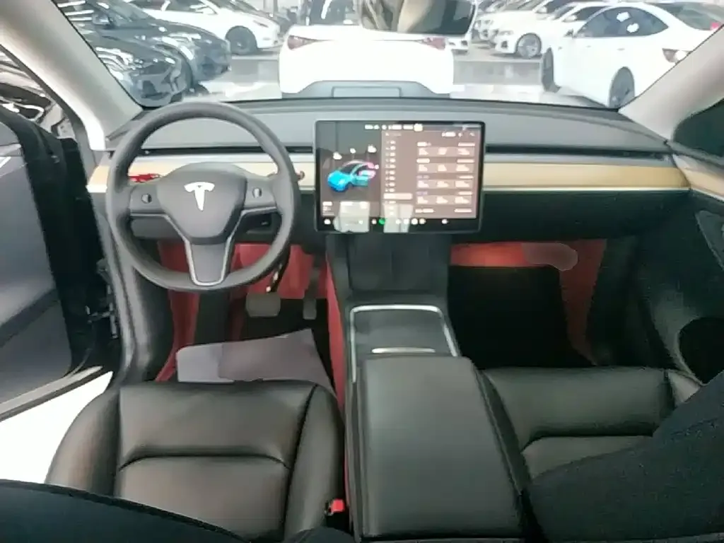 Tesla Model Y — фото 7