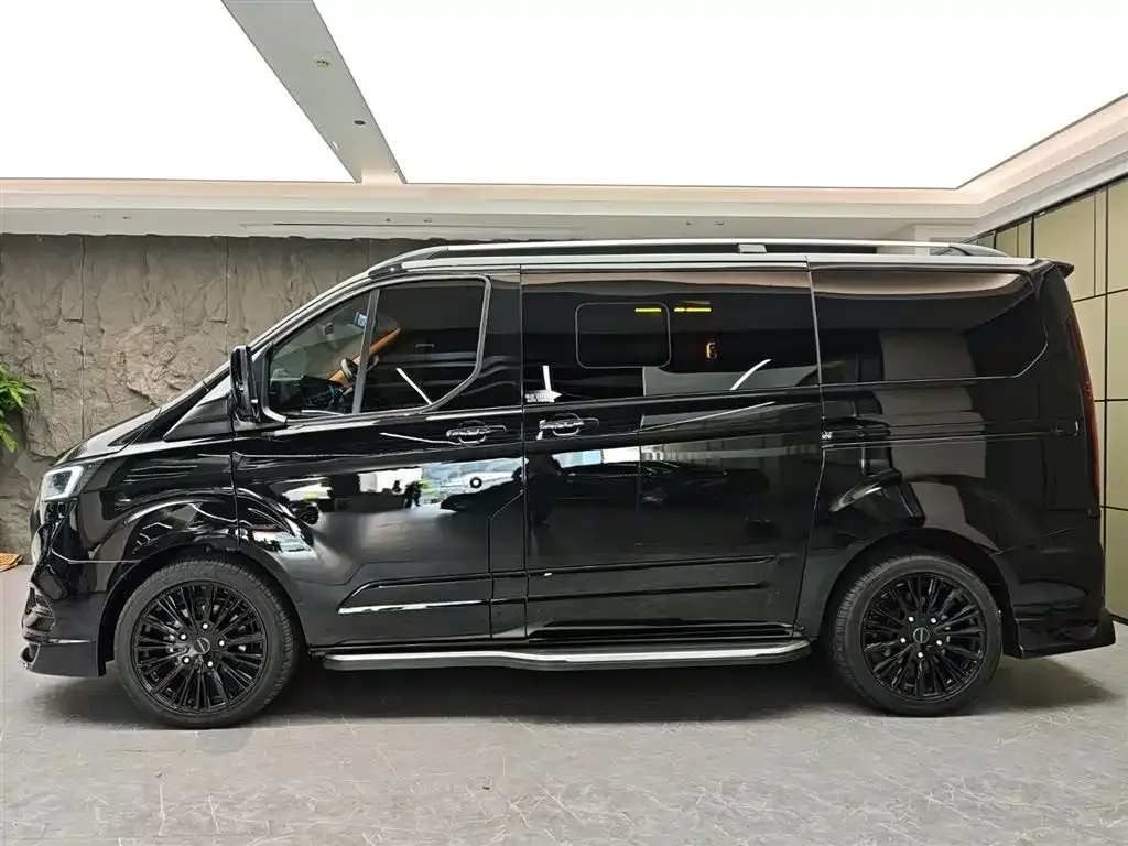 Ford Tourneo — фото 7