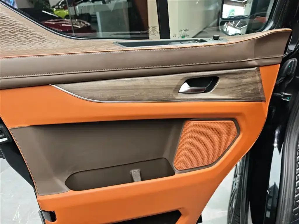 Ford Tourneo — фото 10