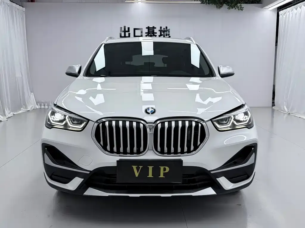 BMW X1 — фото 10