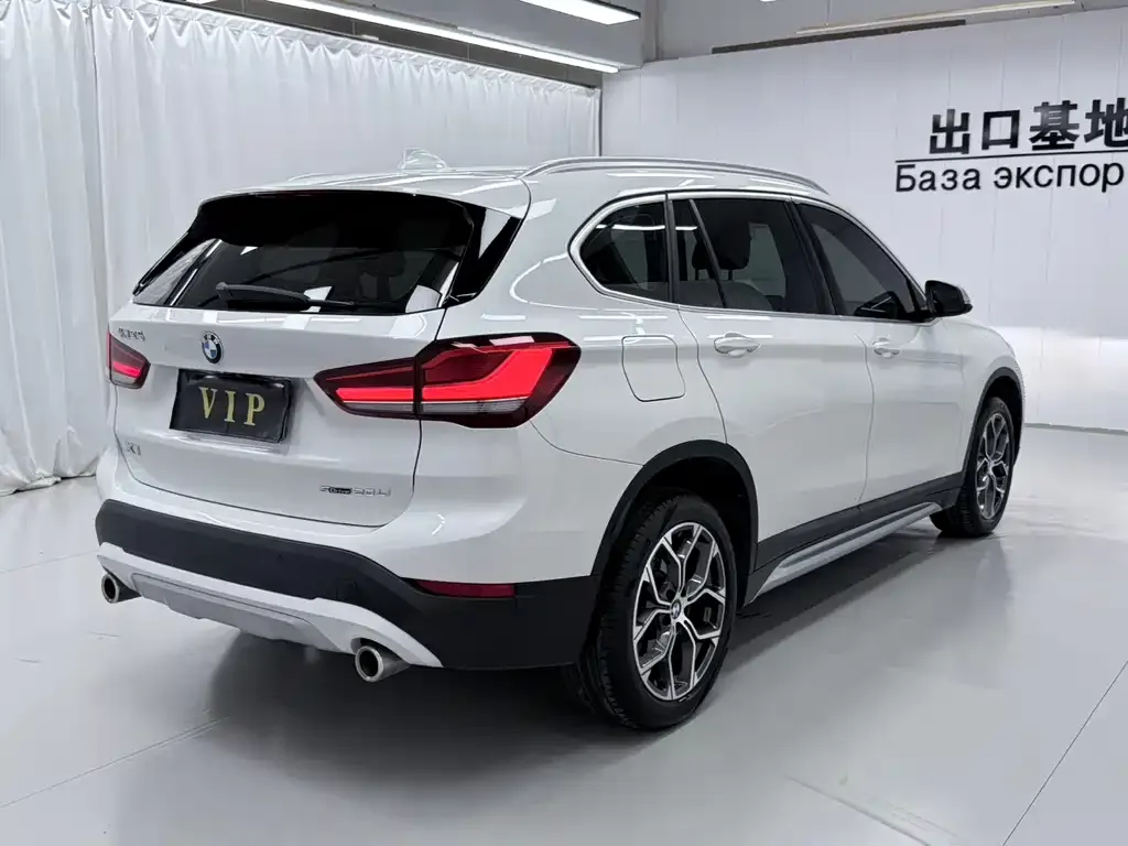 BMW X1 — фото 9
