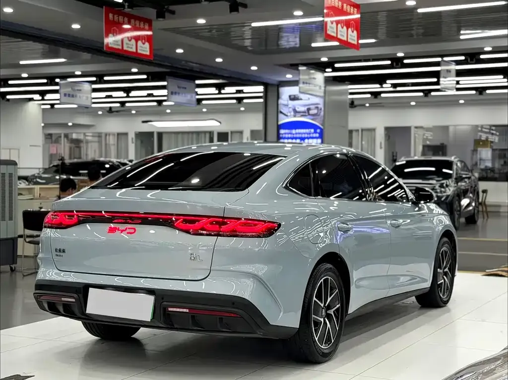 BYD Qin L — фото 9