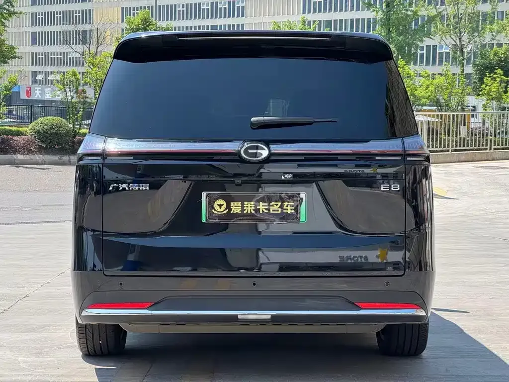 GAC Motor 传祺E8 PHEV — фото 8