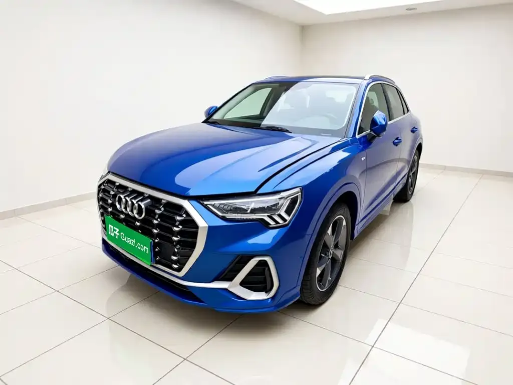 Audi Q3 — фото 1