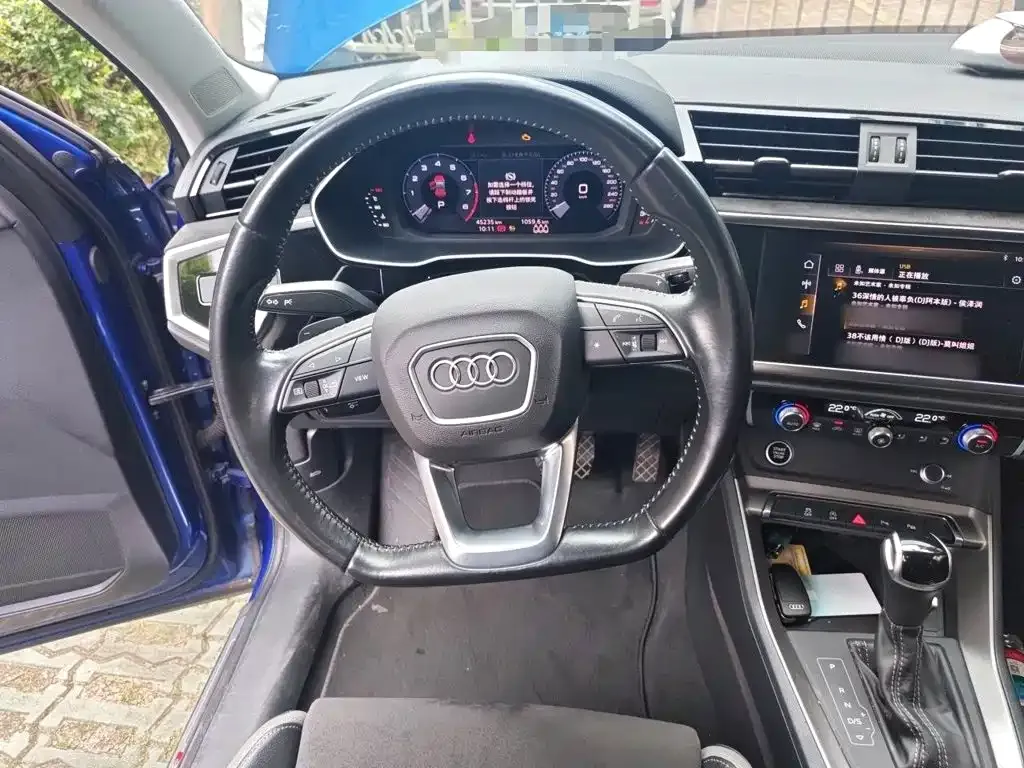 Audi Q3 — фото 10