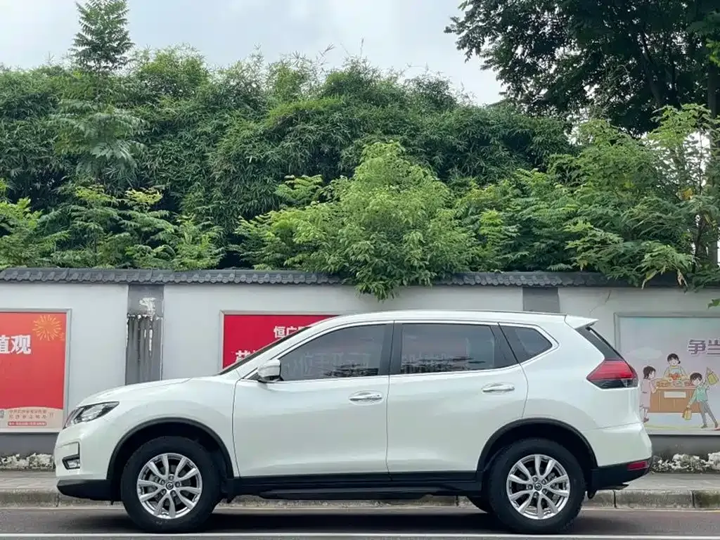 Nissan X-Trail — фото 10