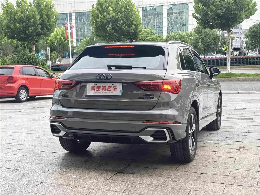 Audi Q3 — фото 10