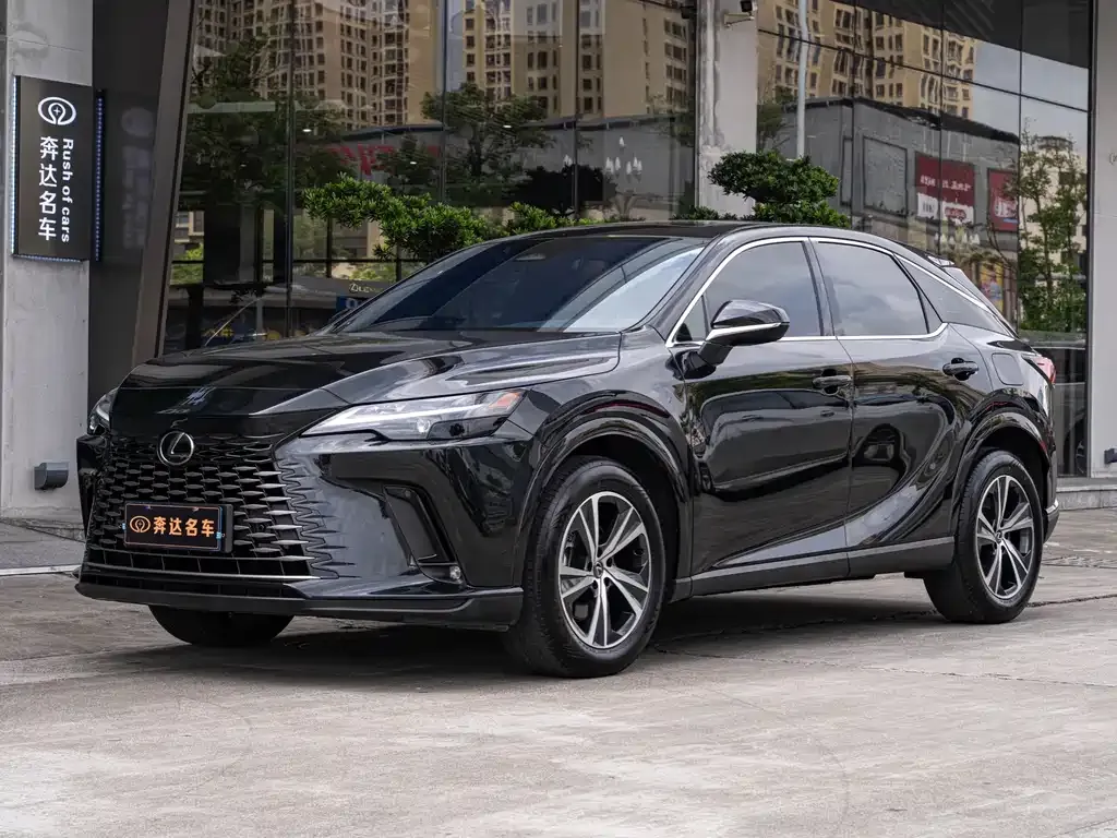 Lexus RX — фото 1