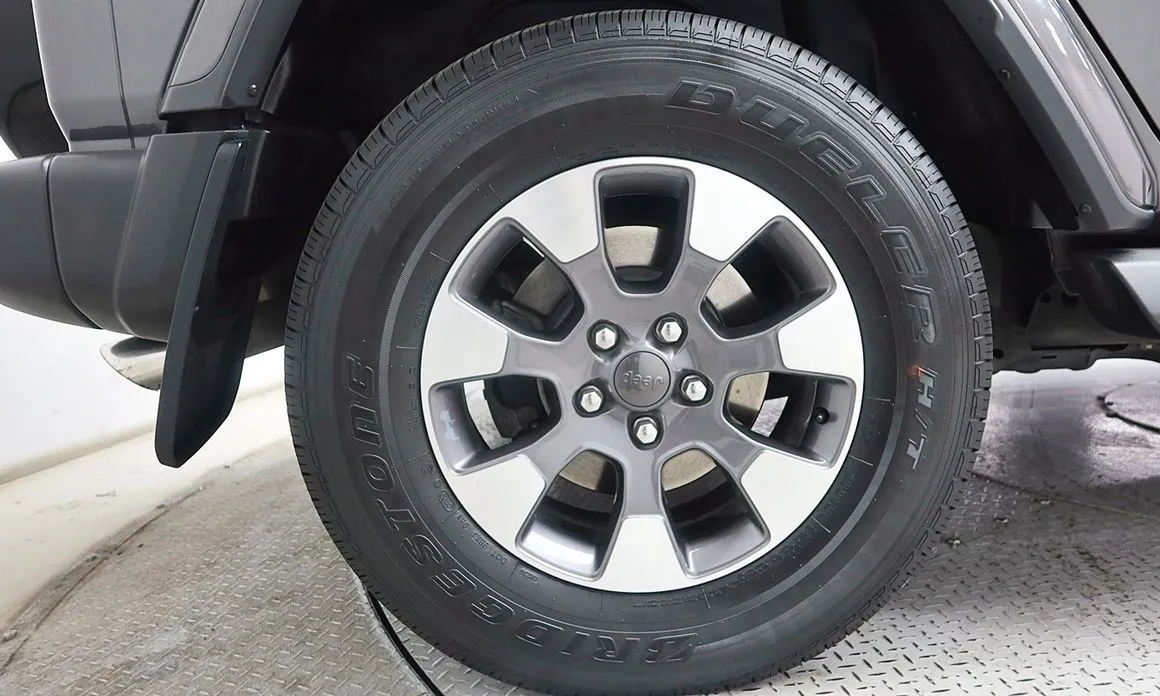 Jeep Wrangler — фото 10