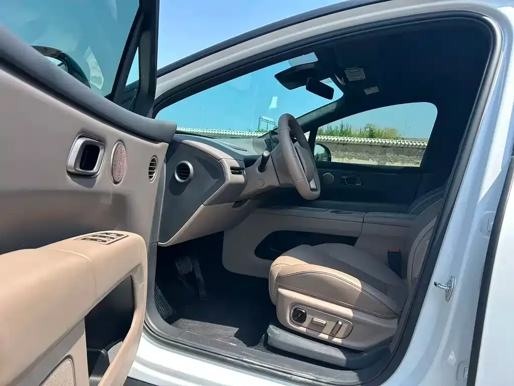 Li Auto i6 2026 из CN, фото 2