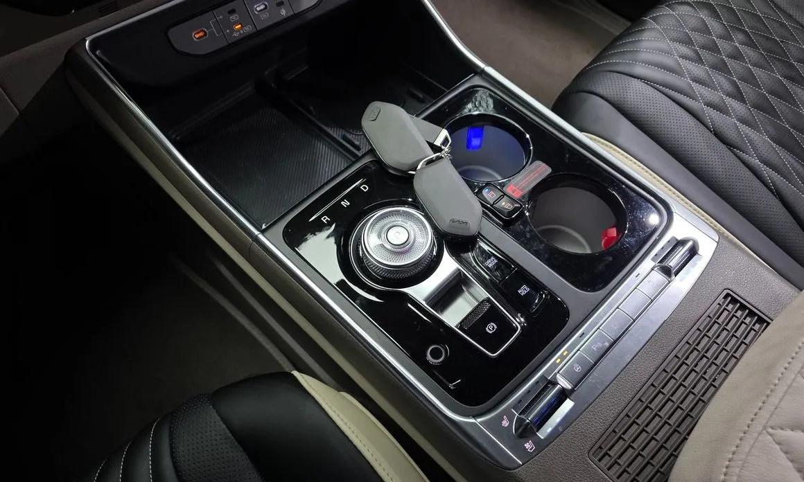 Kia Carnival — фото 10