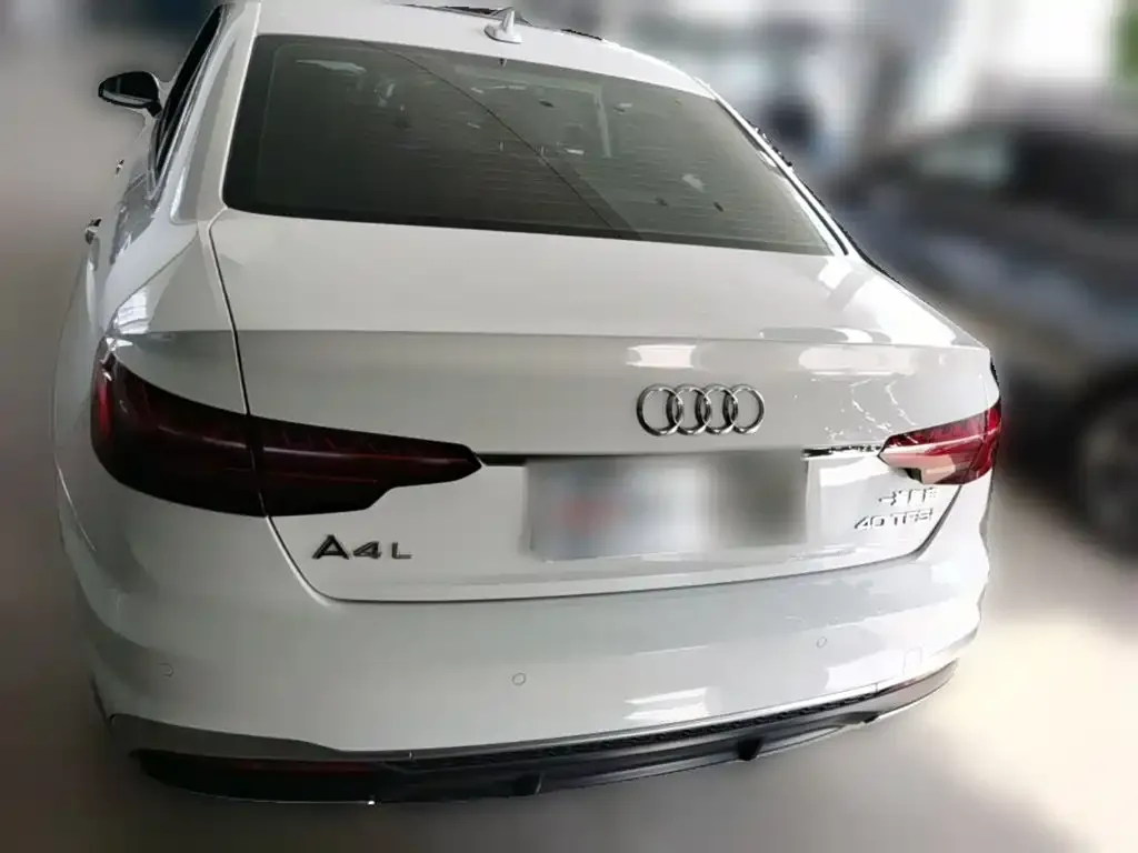 Audi A4L — фото 2