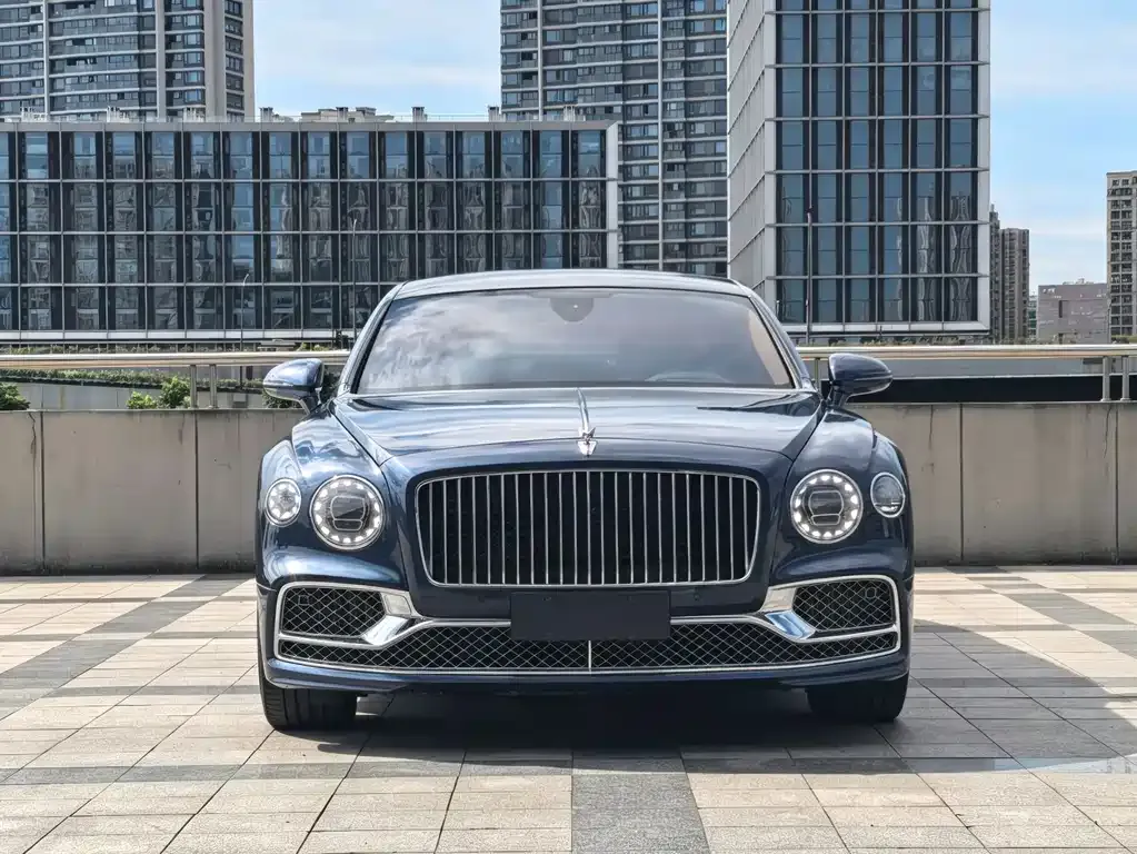 Bentley Flying Spur — фото 4