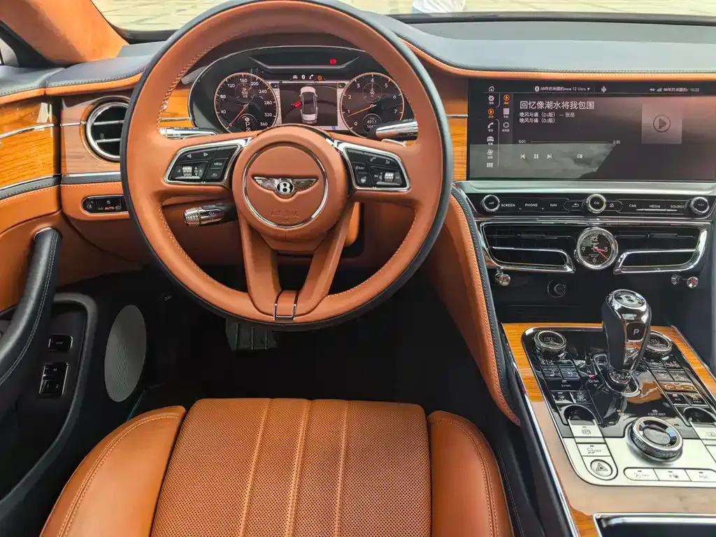 Bentley Flying Spur — фото 8