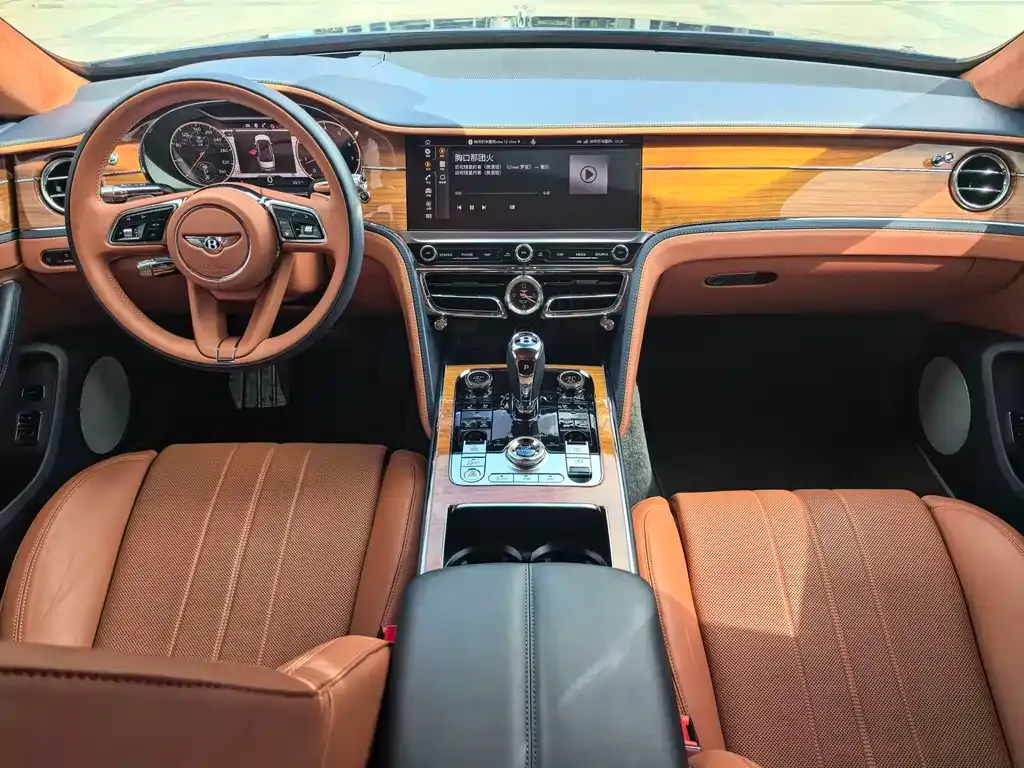 Bentley Flying Spur — фото 2