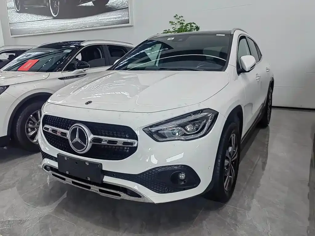 Mercedes-Benz GLA — фото 1