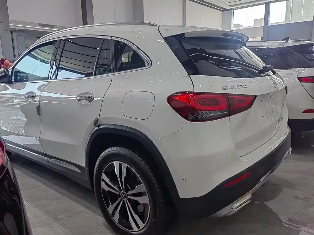 Mercedes-Benz GLA — фото 5