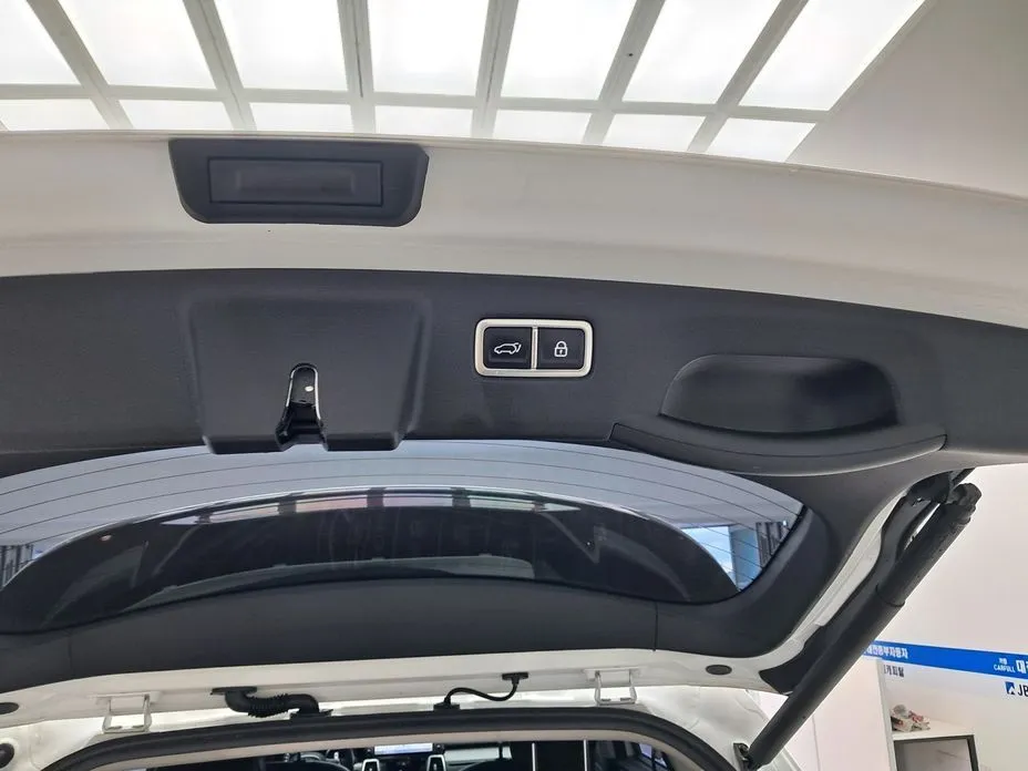 Kia Sorento — фото 4