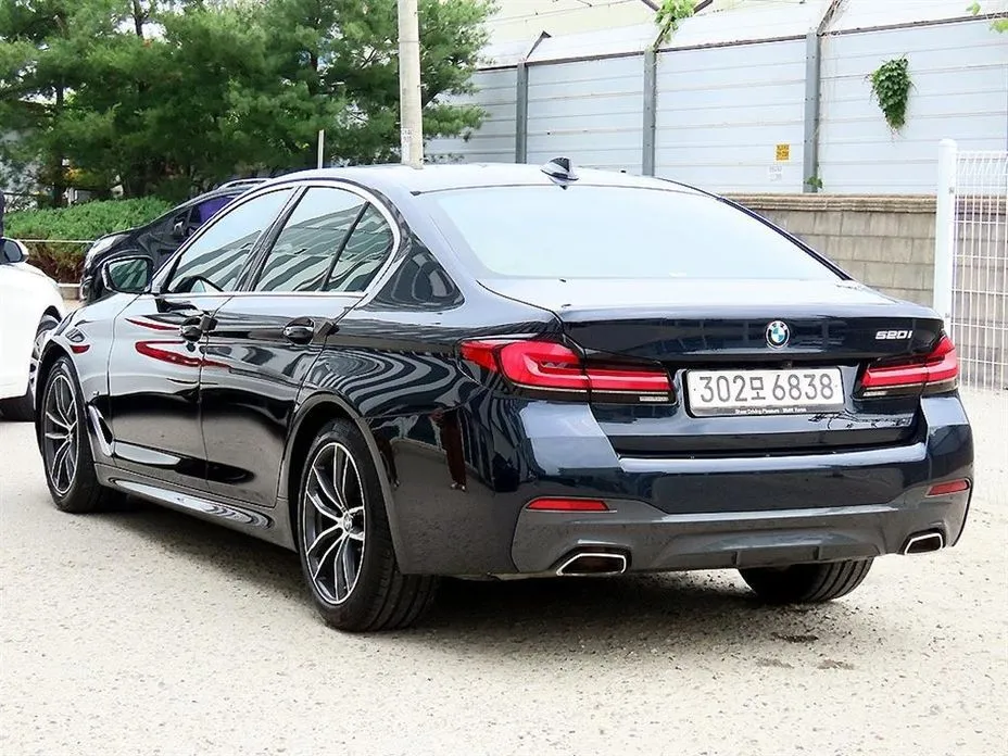 BMW 5-Series — фото 10