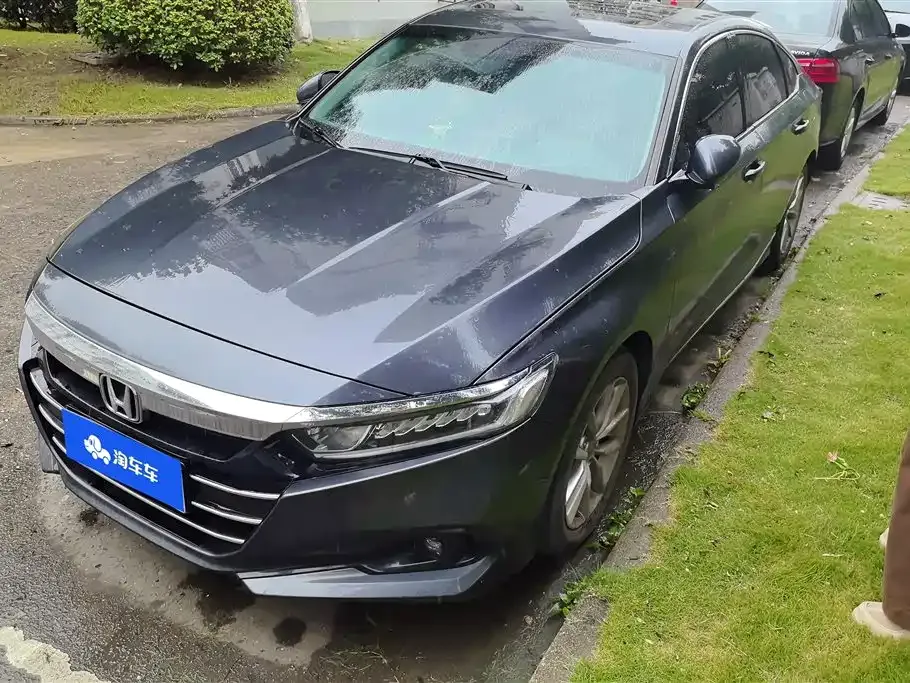 Honda Accord — фото 1