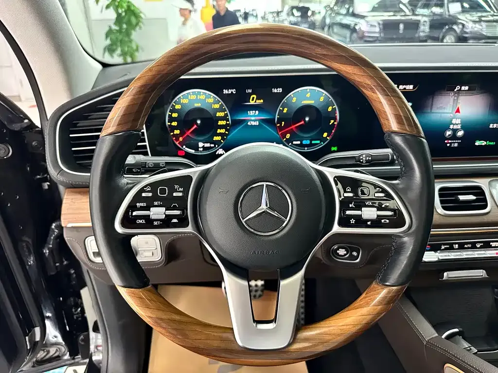 Mercedes-Benz GLS — фото 5