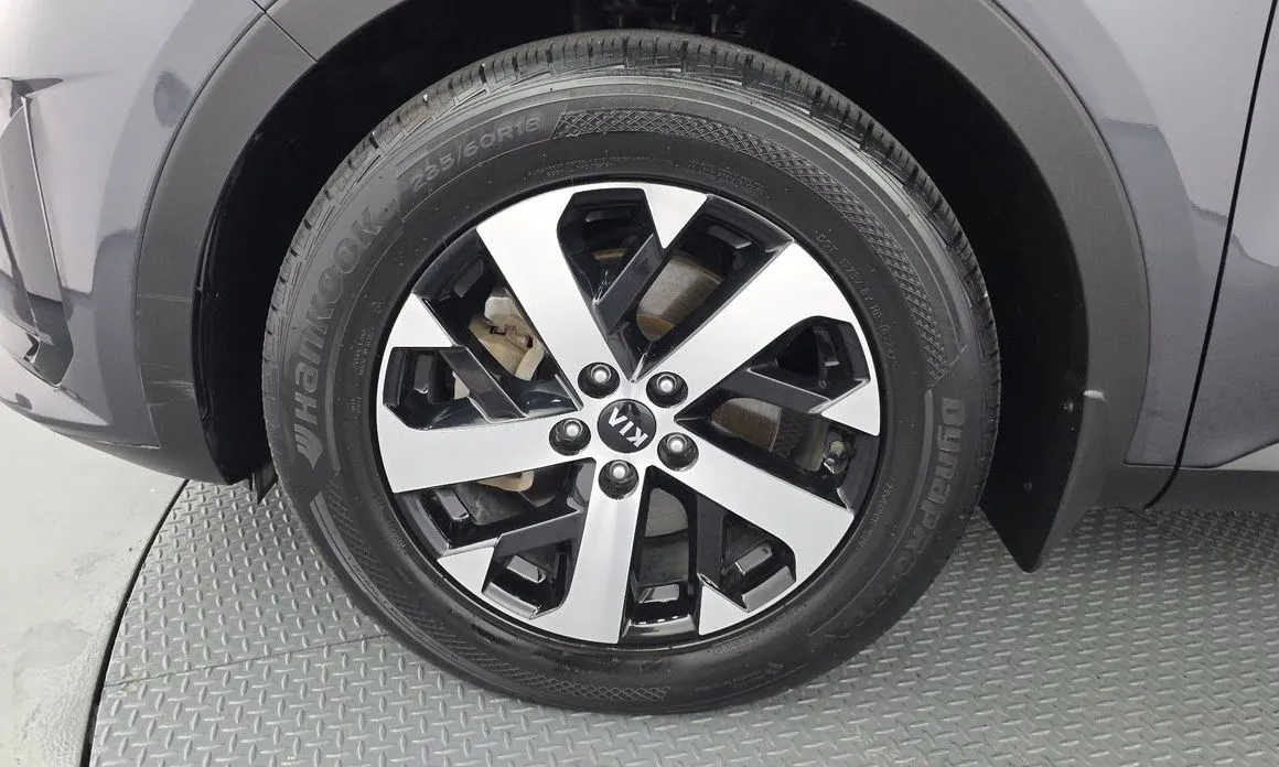 Kia Sorento — фото 9